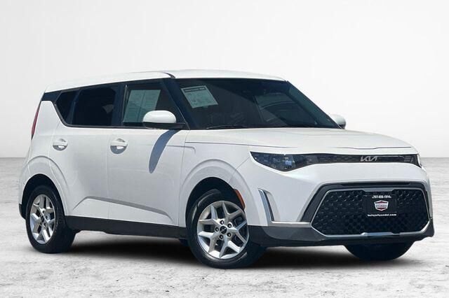2024 Kia Soul LX — photo 1 of 24