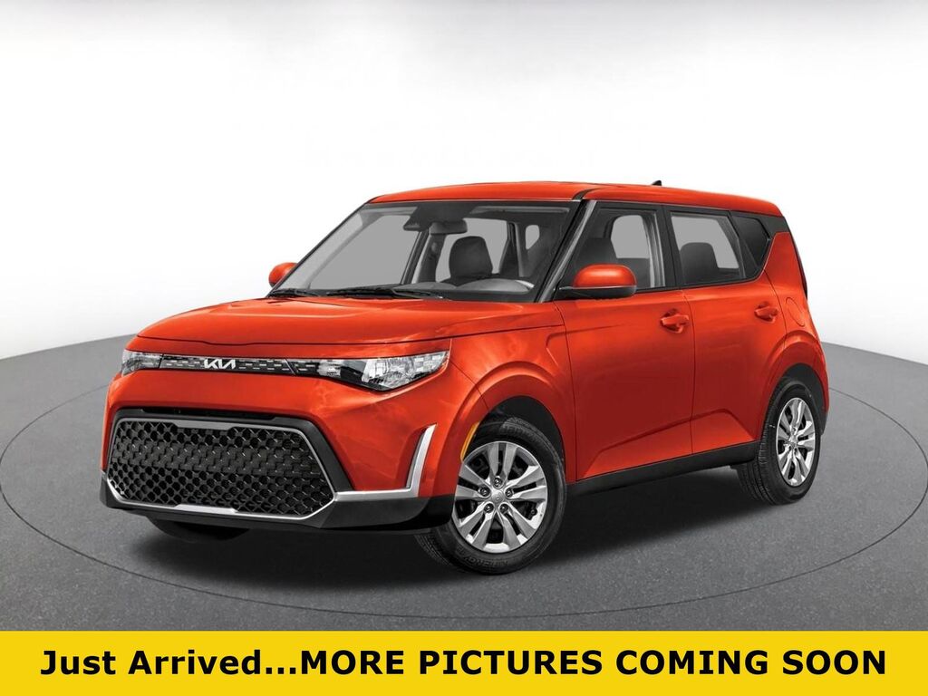 2025 Kia Soul LX — photo 1 of 4