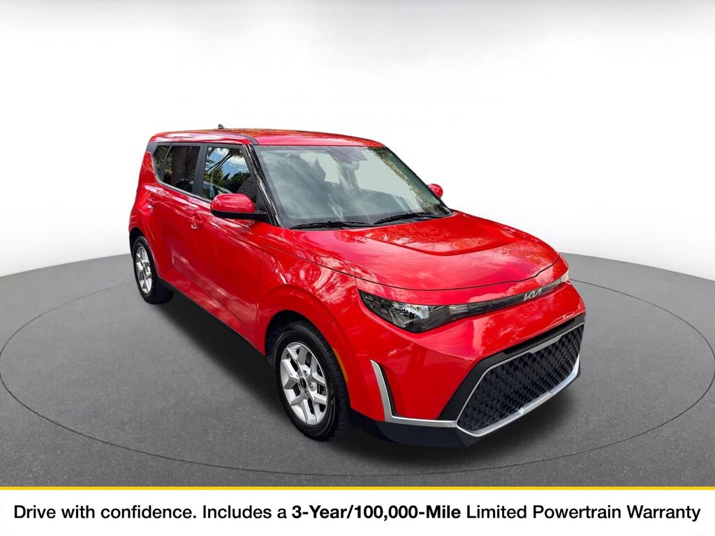 2025 Kia Soul LX — photo 1 of 11