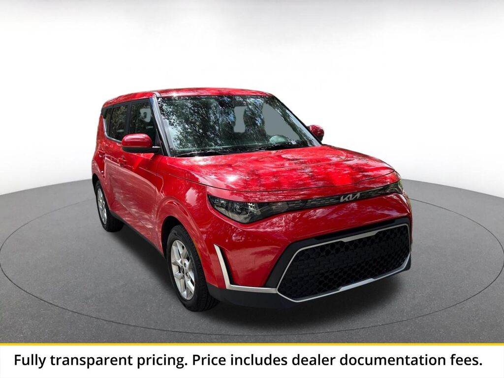 2025 Kia Soul LX — photo 1 of 2