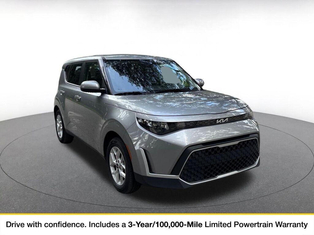 2025 Kia Soul LX — photo 1 of 11