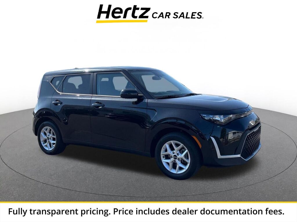 2025 Kia Soul LX — photo 1 of 13