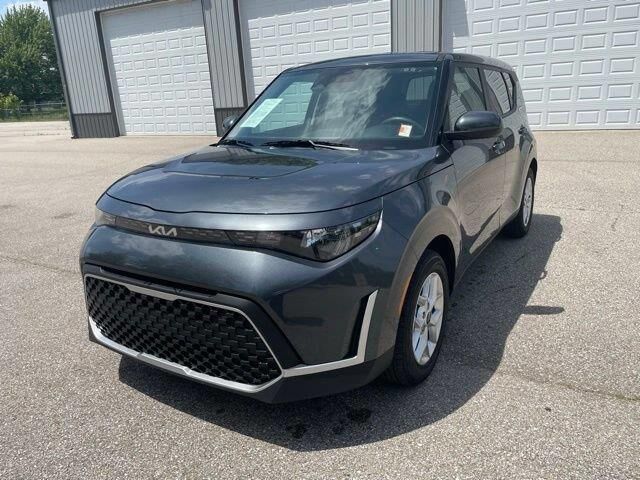 2025 Kia Soul LX — photo 1 of 13
