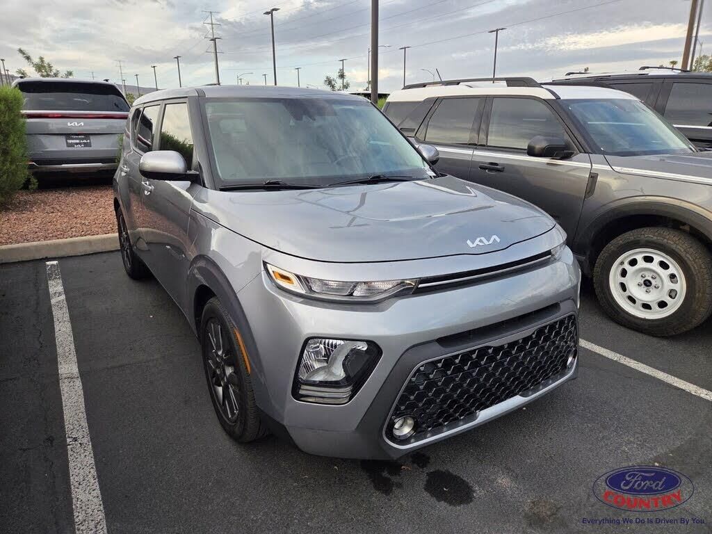 2022 Kia Soul EX — photo 1 of 1