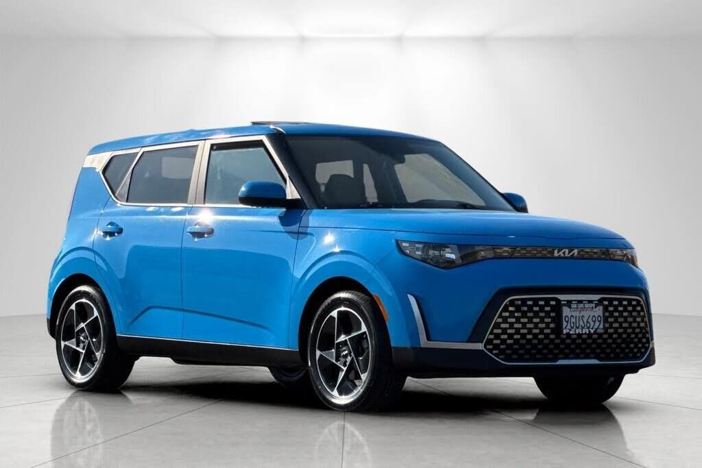2023 Kia Soul EX — photo 1 of 2
