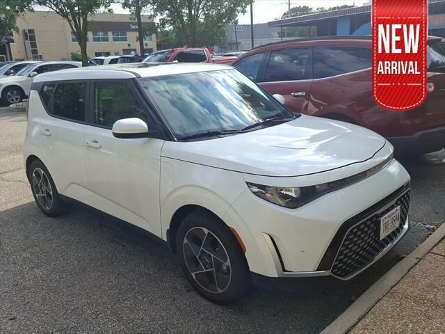 2025 Kia Soul EX — photo 1 of 3