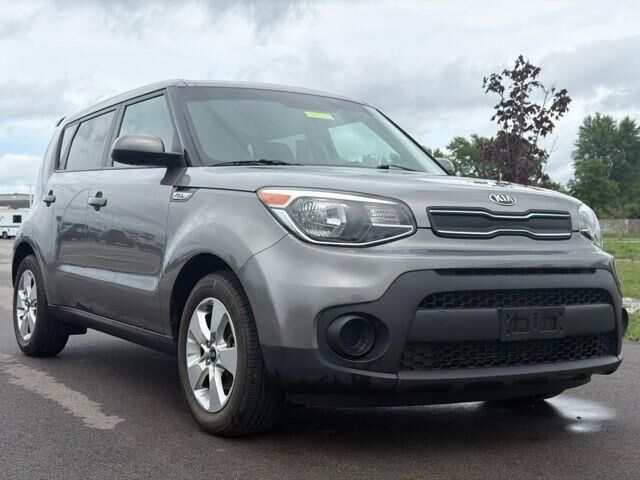 2017 Kia Soul Base — photo 1 of 13