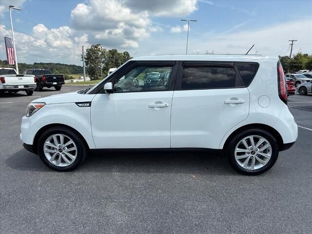 2019 Kia Soul + — photo 1 of 13