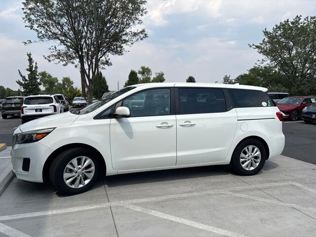 2017 Kia Sedona LX