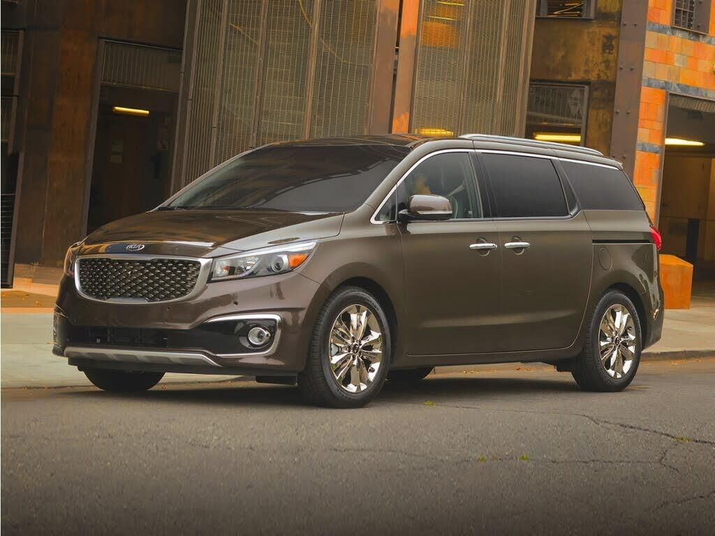 2016 Kia Sedona LX — photo 1 of 2