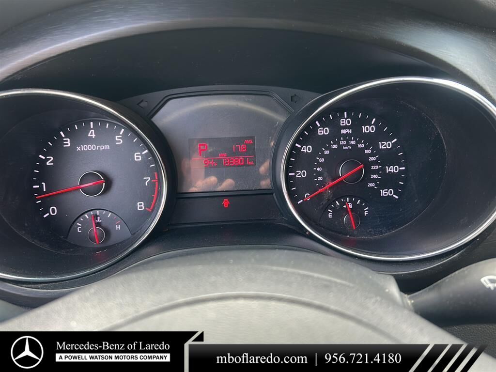 2016 Kia Sedona LX — photo 1 of 13
