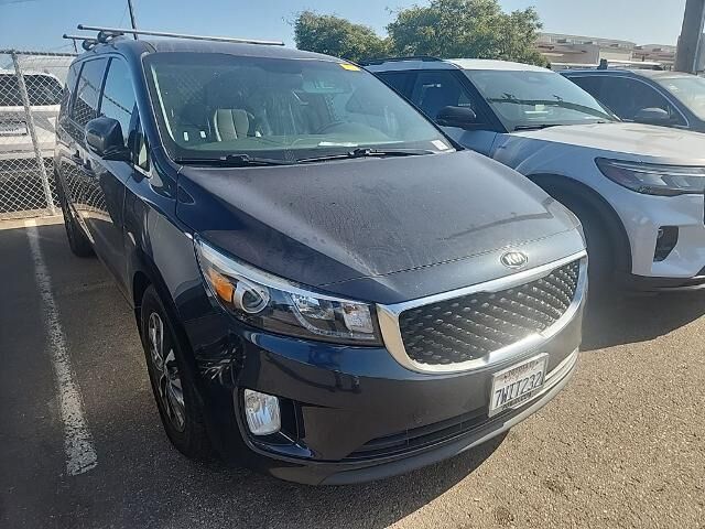 2016 Kia Sedona SX — photo 1 of 26