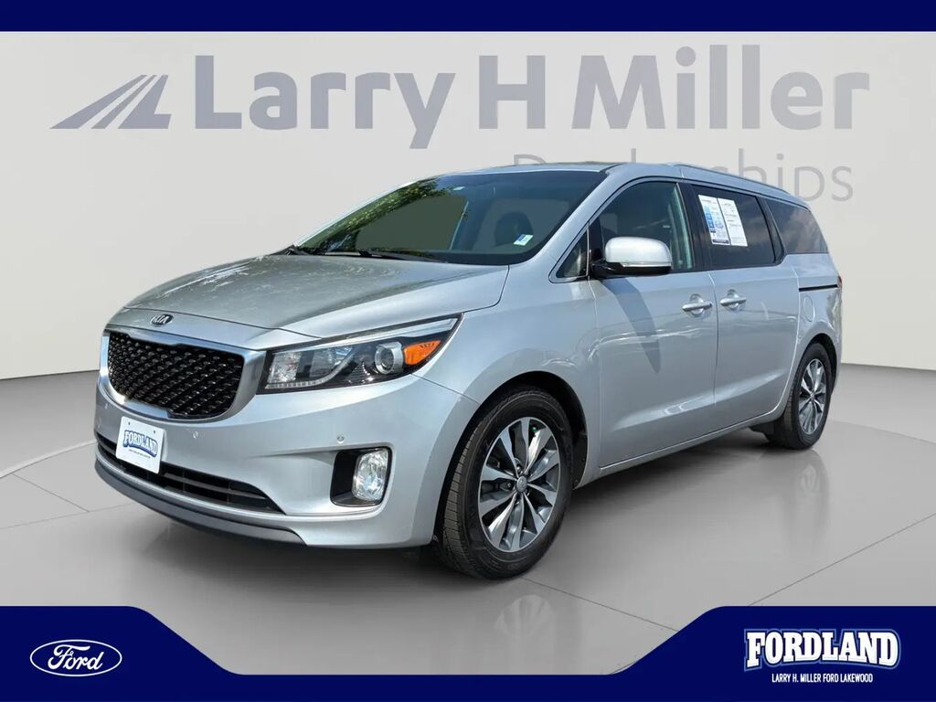 2017 Kia Sedona SX — photo 1 of 31