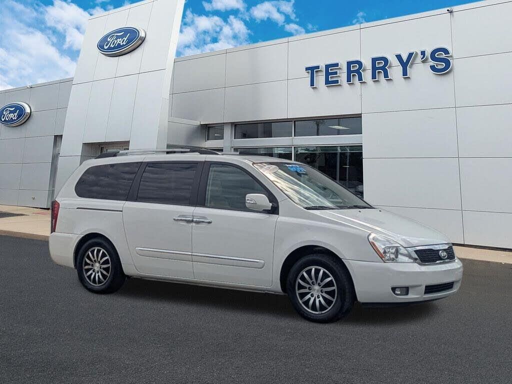 2011 Kia Sedona EX — photo 1 of 1