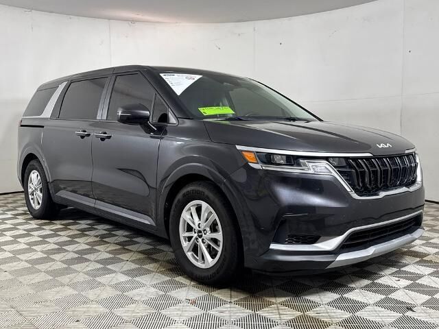 2022 Kia Carnival LX — photo 1 of 13