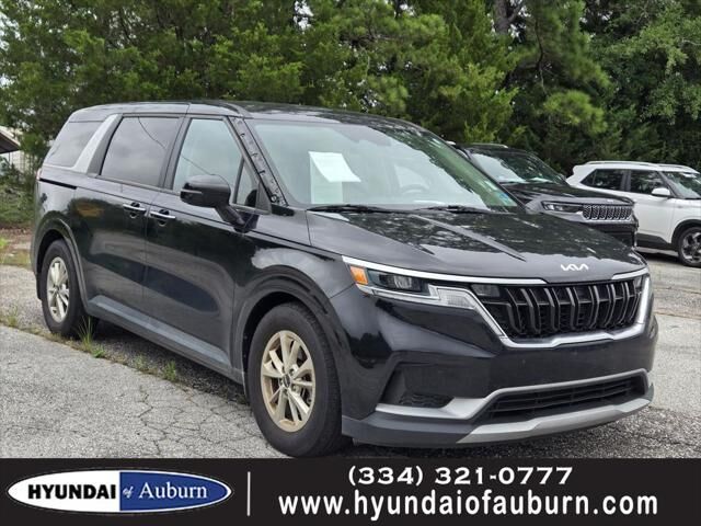 2022 Kia Carnival LX — photo 1 of 12
