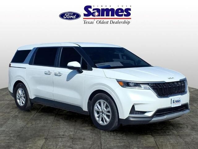 2023 Kia Carnival LX — photo 1 of 26