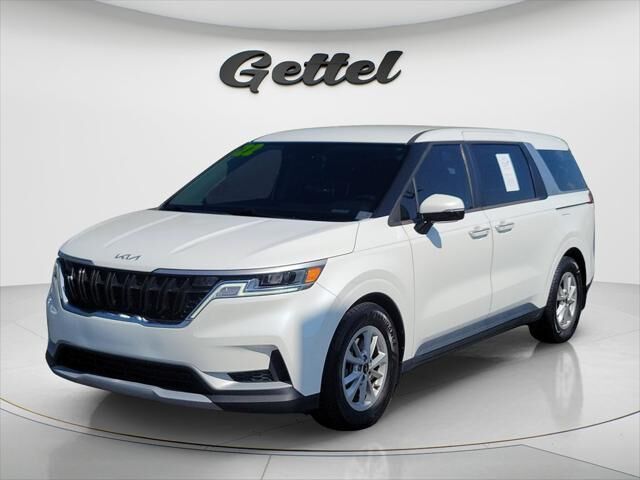 2022 Kia Carnival LX — photo 1 of 23