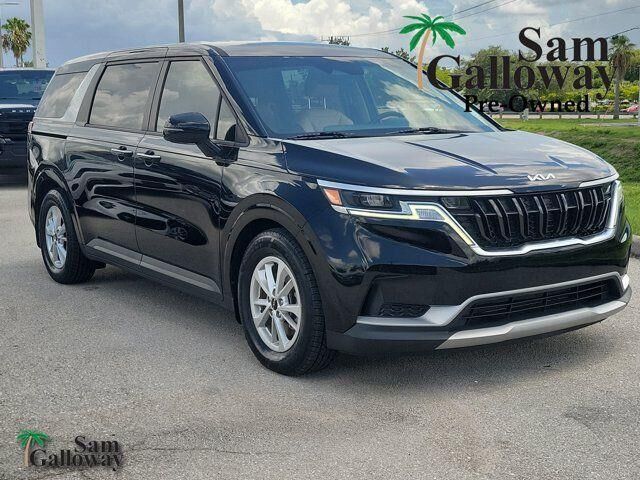 2022 Kia Carnival LX