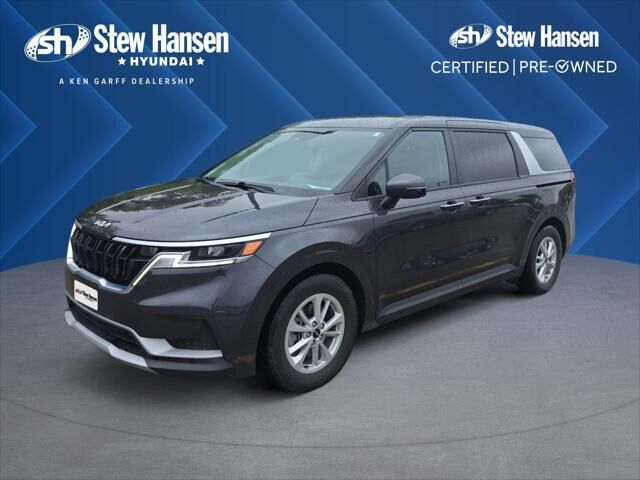 2022 Kia Carnival LX — photo 1 of 13