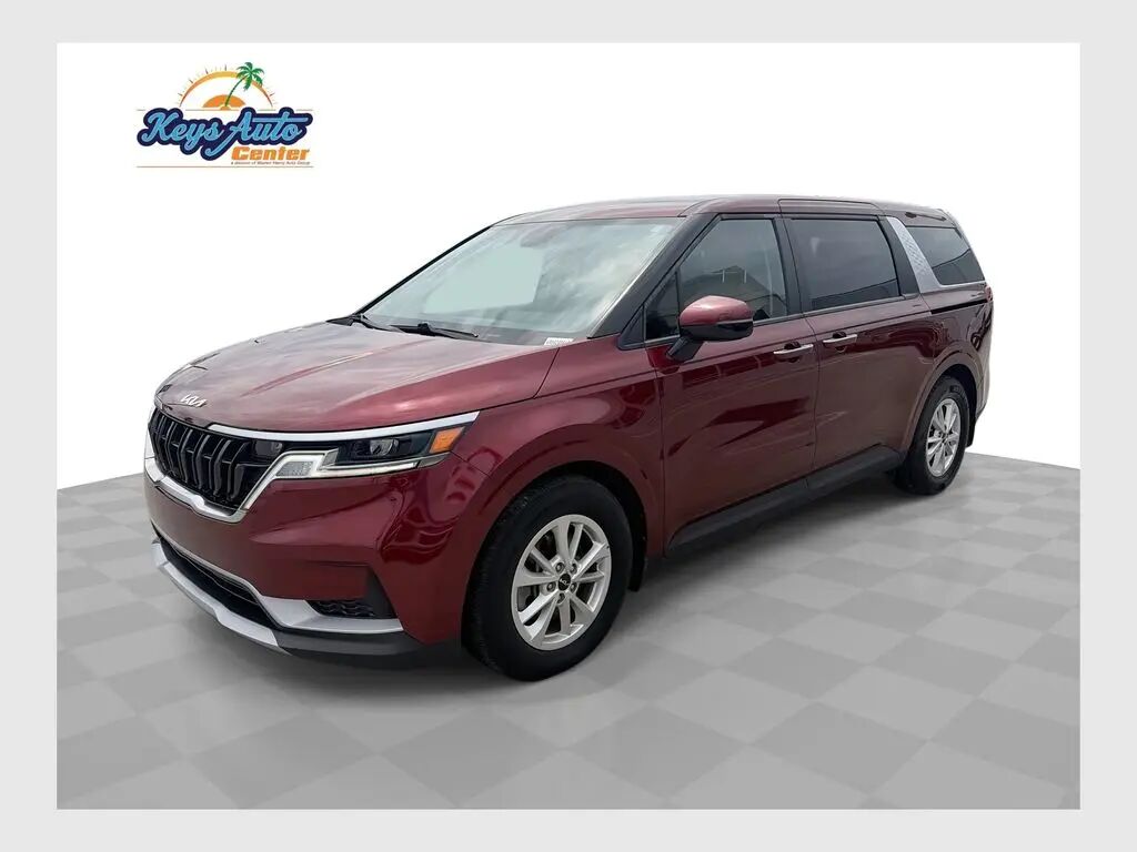 2024 Kia Carnival LX — photo 1 of 13
