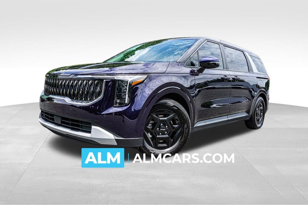 2025 Kia Carnival LXS — photo 1 of 16