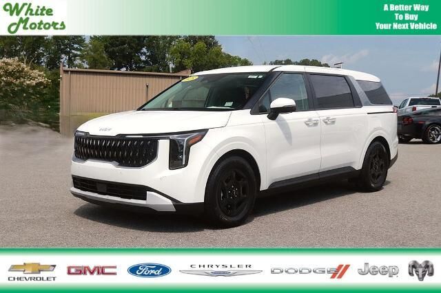 2025 Kia Carnival LXS — photo 1 of 26