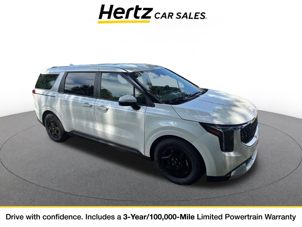 2026 Kia Carnival LXS — photo 1 of 11