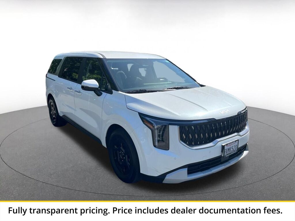 2026 Kia Carnival LXS — photo 1 of 13