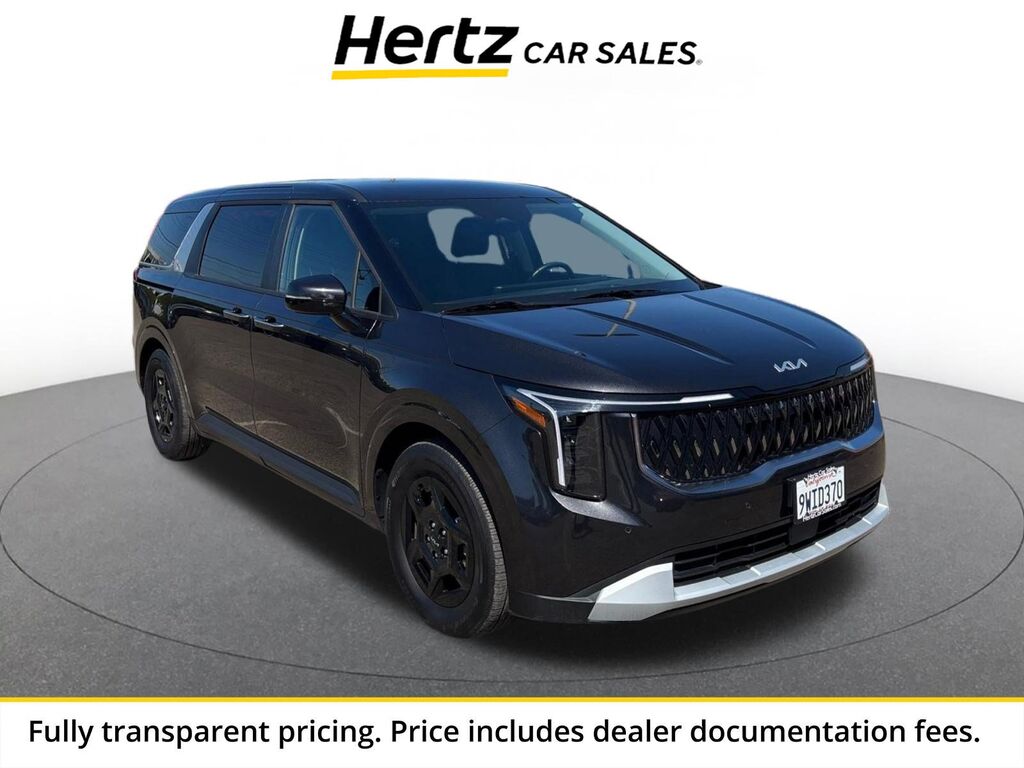2026 Kia Carnival LXS — photo 1 of 13