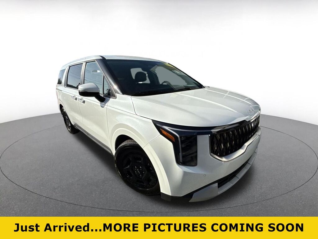 2026 Kia Carnival LXS — photo 1 of 21