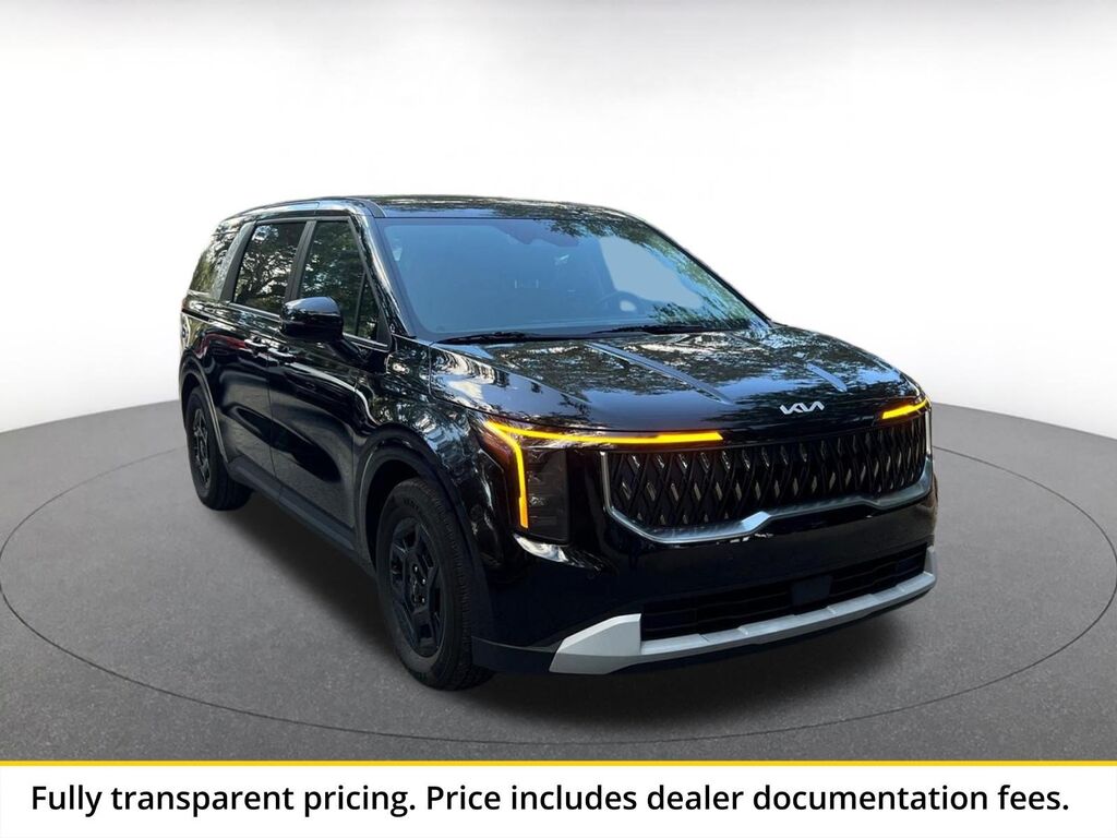 2026 Kia Carnival LXS — photo 1 of 13