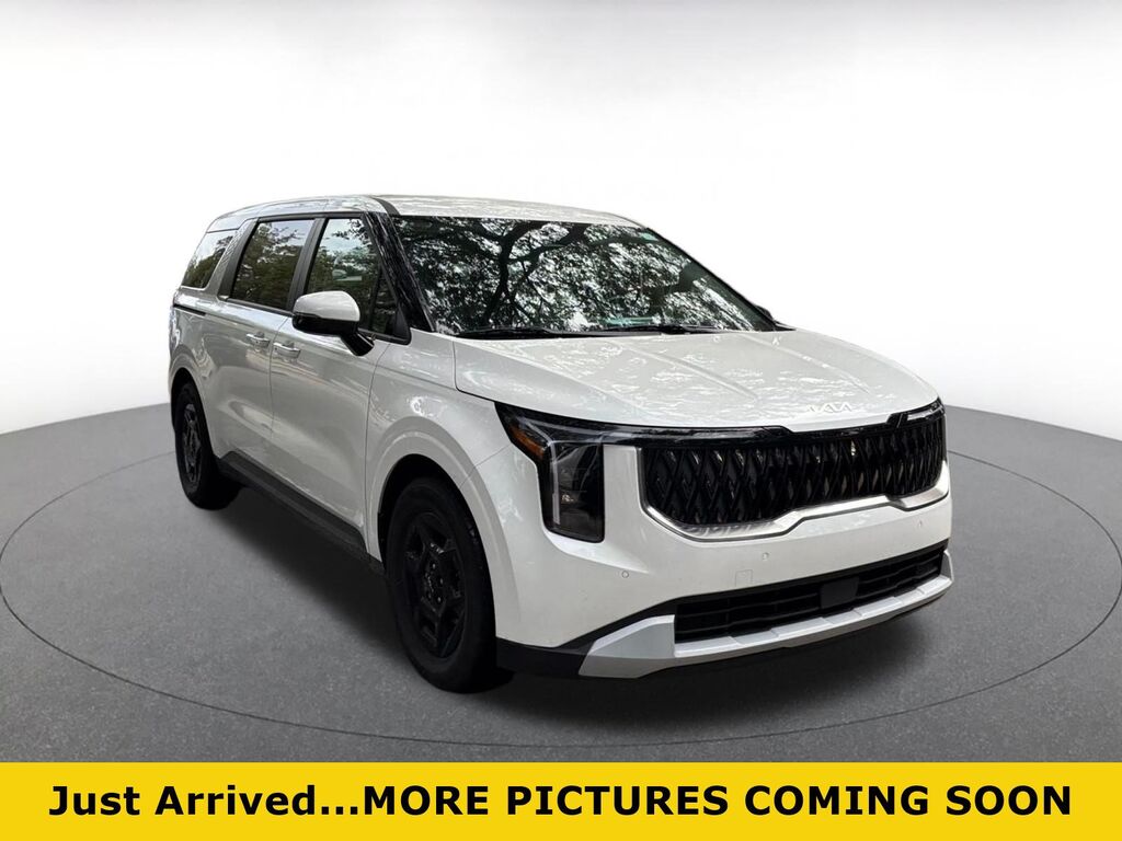 2026 Kia Carnival LXS — photo 1 of 23