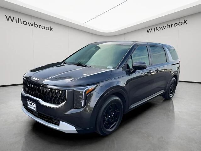 2025 Kia Carnival LXS — photo 1 of 39