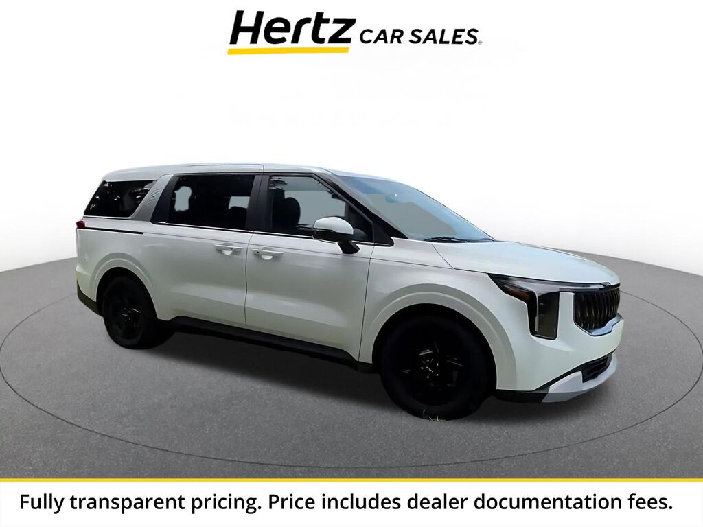 2026 Kia Carnival LXS — photo 1 of 13