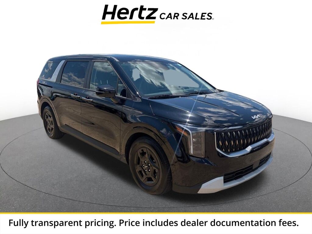 2026 Kia Carnival LXS — photo 1 of 13