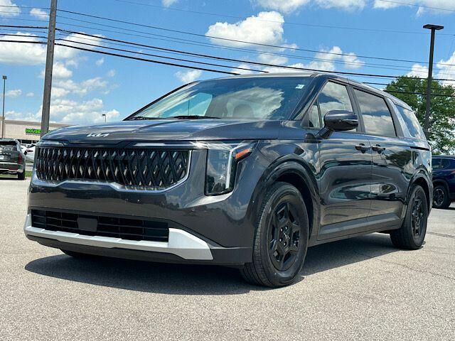 2026 Kia Carnival LXS — photo 1 of 26