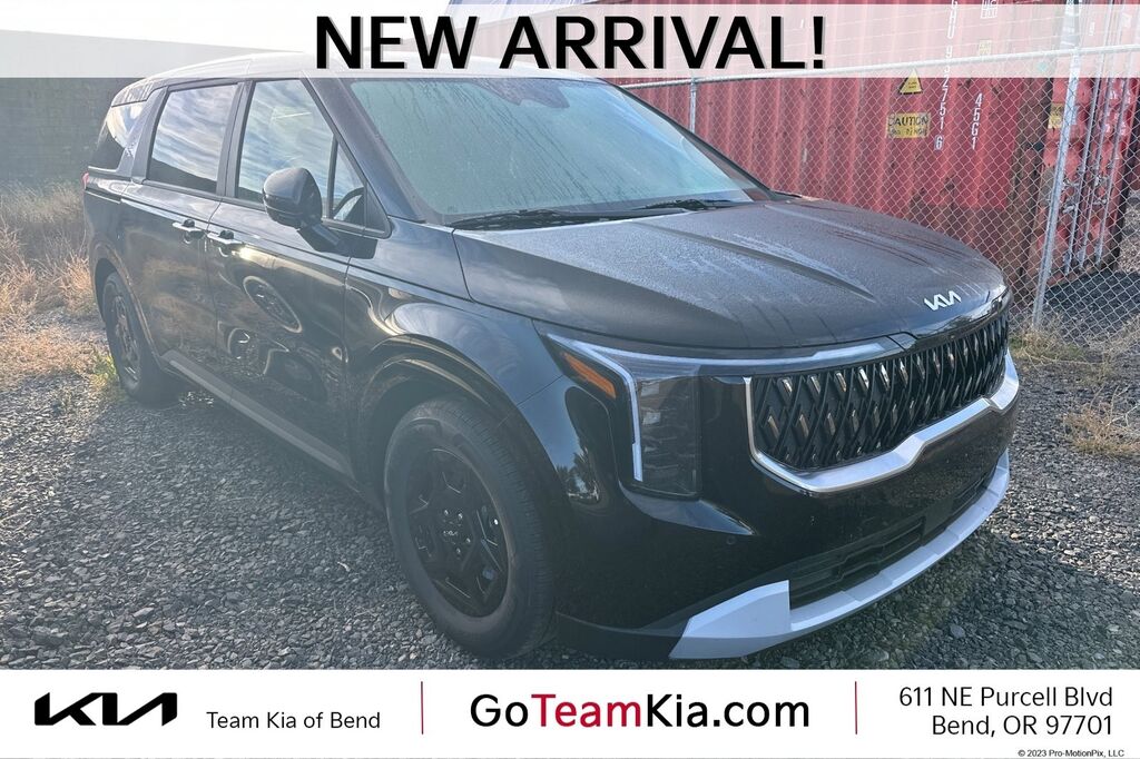 2026 Kia Carnival LXS — photo 1 of 13