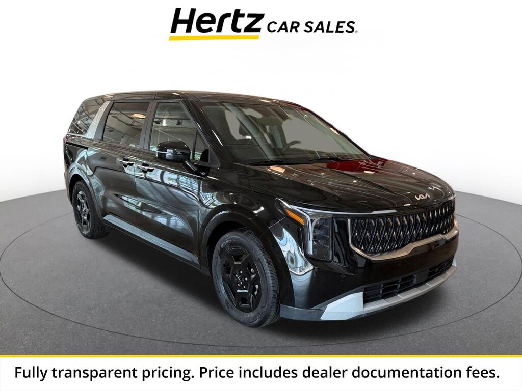 2026 Kia Carnival LXS — photo 1 of 13