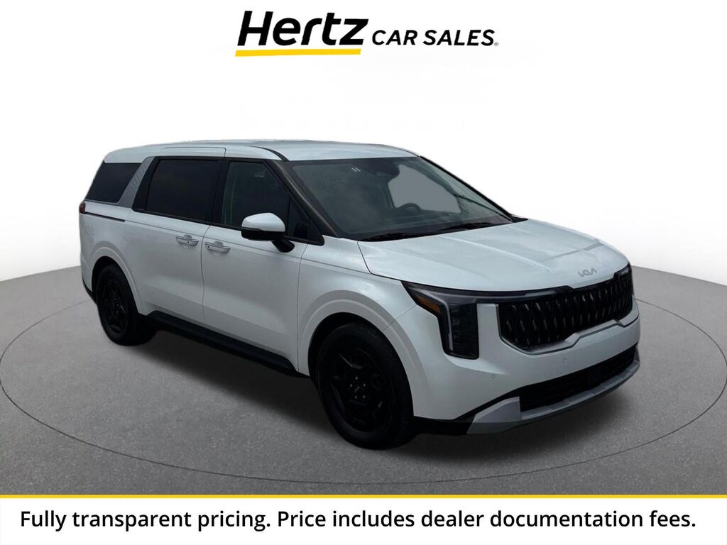 2026 Kia Carnival LXS — photo 1 of 13