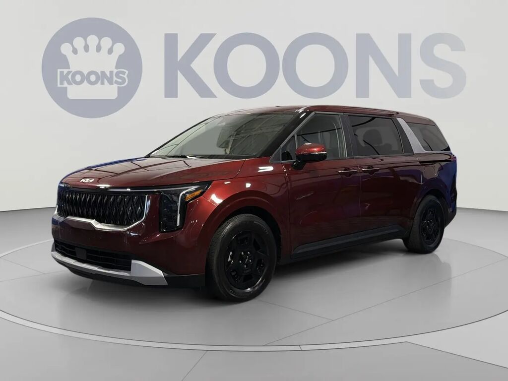 2025 Kia Carnival LXS — photo 1 of 13