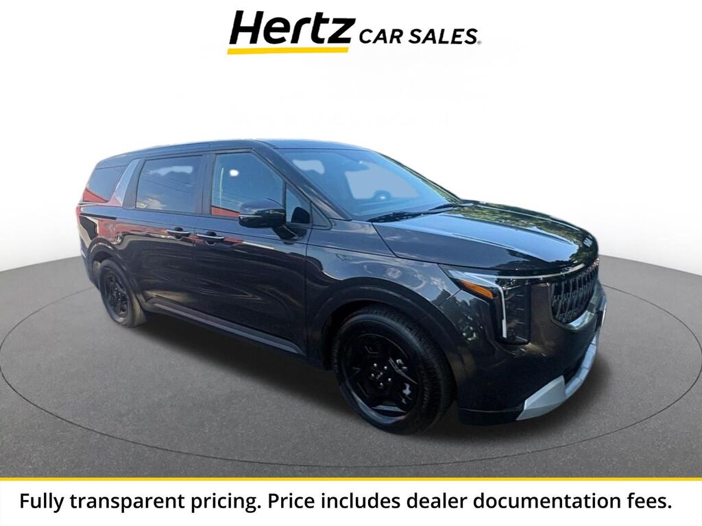 2026 Kia Carnival LXS — photo 1 of 13