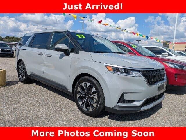 2023 Kia Carnival EX