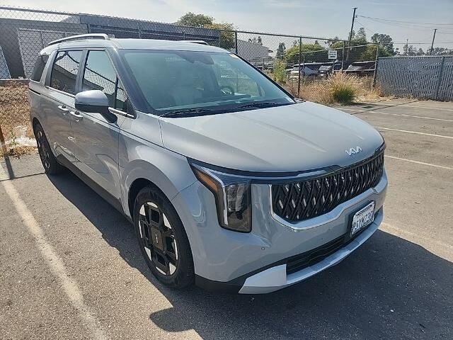 2025 Kia Carnival EX — photo 1 of 25