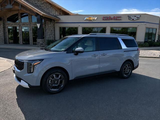 2026 Kia Carnival Hybrid EX — photo 1 of 33