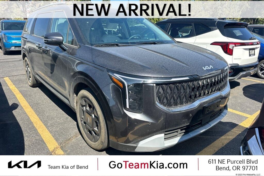 2025 Kia Carnival Hybrid EX — photo 1 of 12