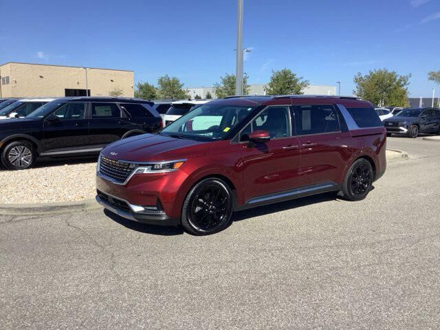 2022 Kia Carnival SX Prestige — photo 1 of 13