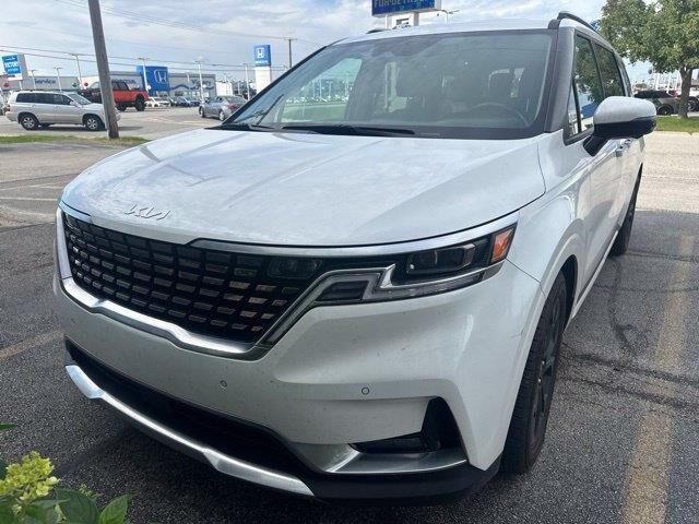 2022 Kia Carnival SX Prestige — photo 1 of 13