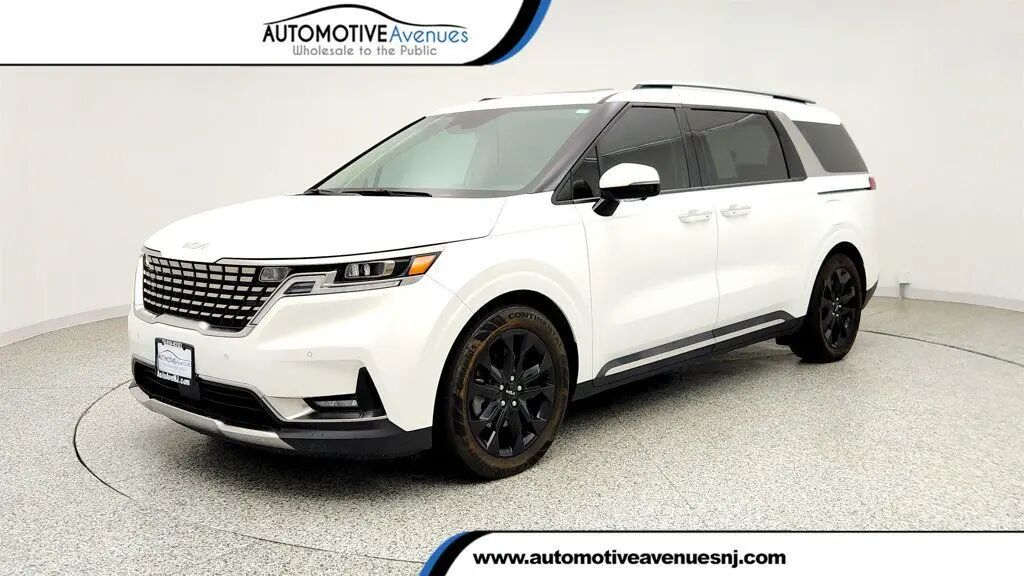 2024 Kia Carnival SX — photo 1 of 5