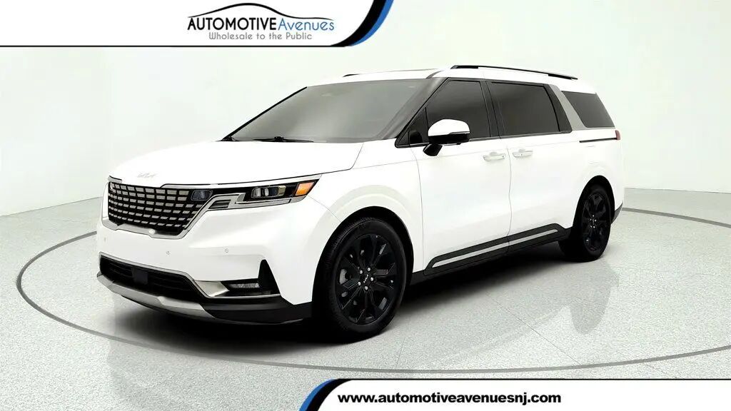 2024 Kia Carnival SX — photo 1 of 29